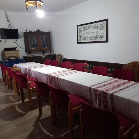 Hostal Casa Din Barcut Exterior foto