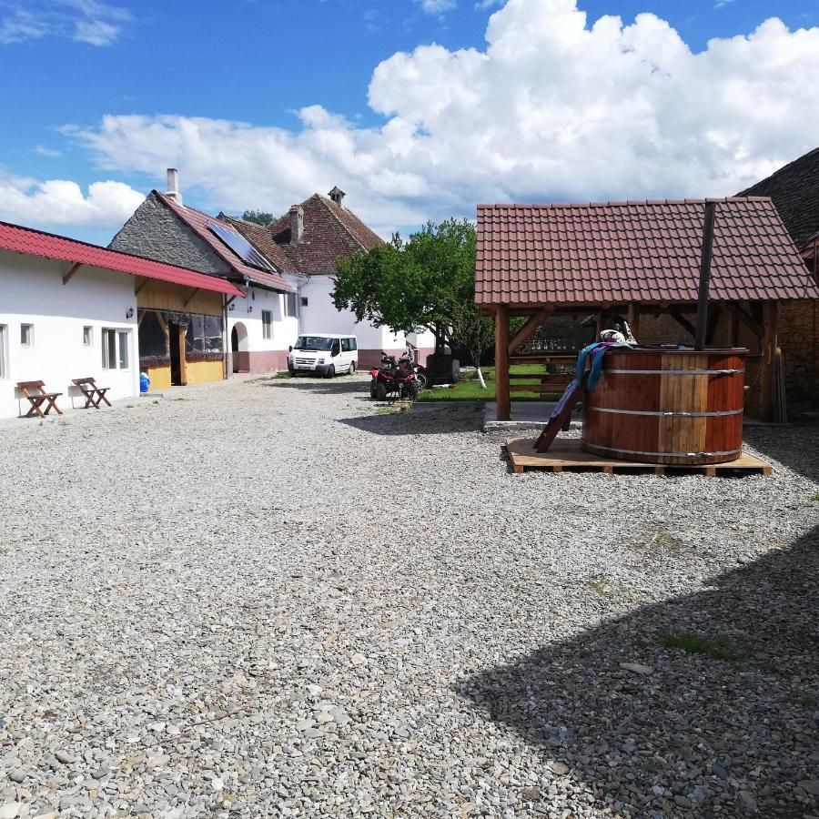 Hostal Casa Din Barcut Exterior foto