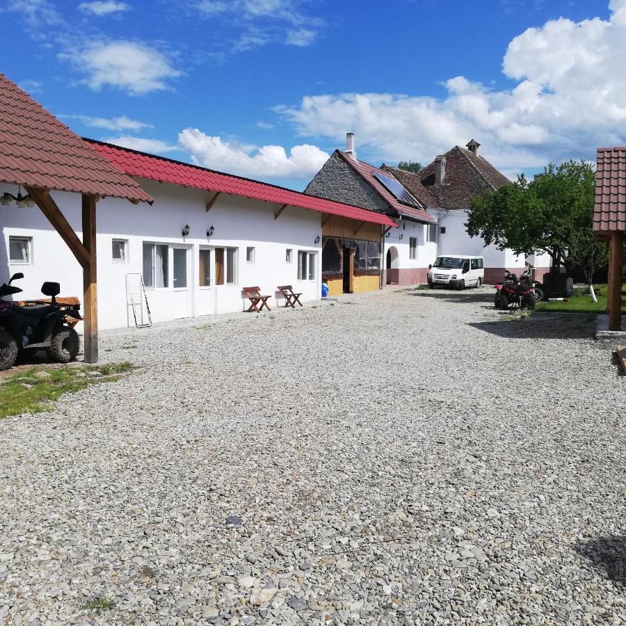 Hostal Casa Din Barcut Exterior foto