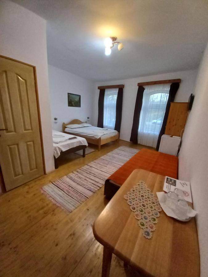 Hostal Casa Din Barcut Exterior foto